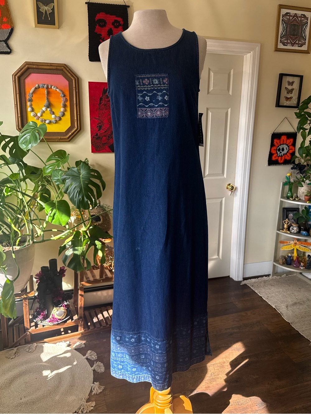 Deadstock 90’s Vintage Sleeveless Navy Embroidered Maxi Dress With Floral Detail